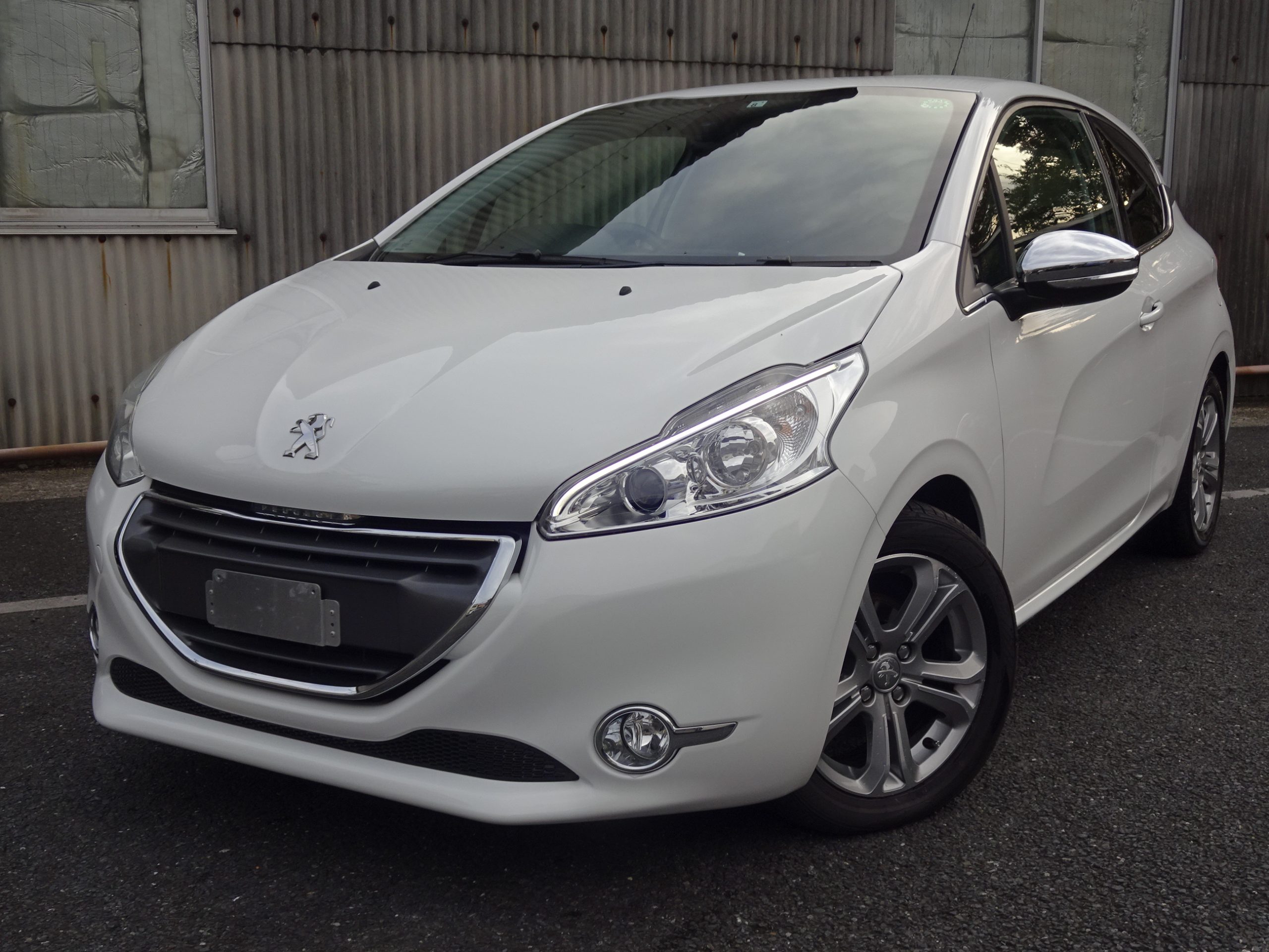 プジョー 208 アリュール 5MT プジョー整備 ｜江戸川区で国産輸入中古